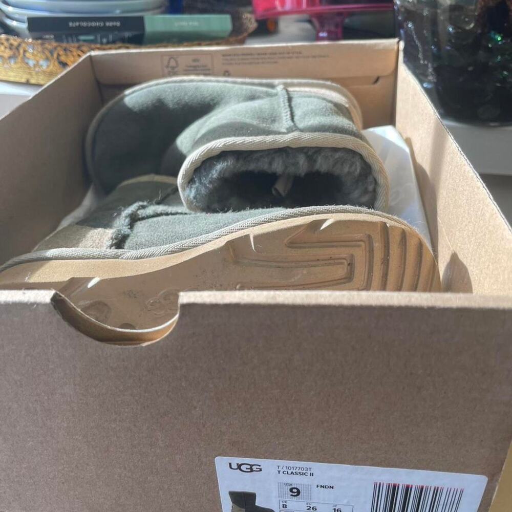 Ugg mini bailey button boots